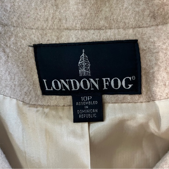 London Fog Women’s Oversized Coat Beige Size 10P - Picture 15 of 16